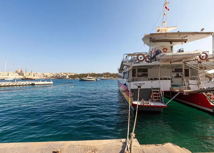 Sliema Ferries Apt, With Beautiful Views Ac & Wifi By 360 Estates