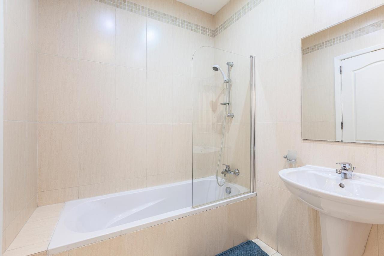 Ferries Apt, With Beautiful Views Ac & Wifi By 360 Estates Sliema