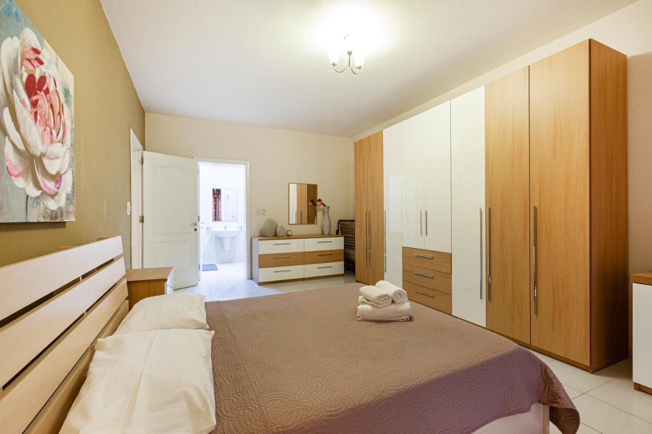 Ferries Apt, With Beautiful Views Ac & Wifi By 360 Estates Apartment Sliema