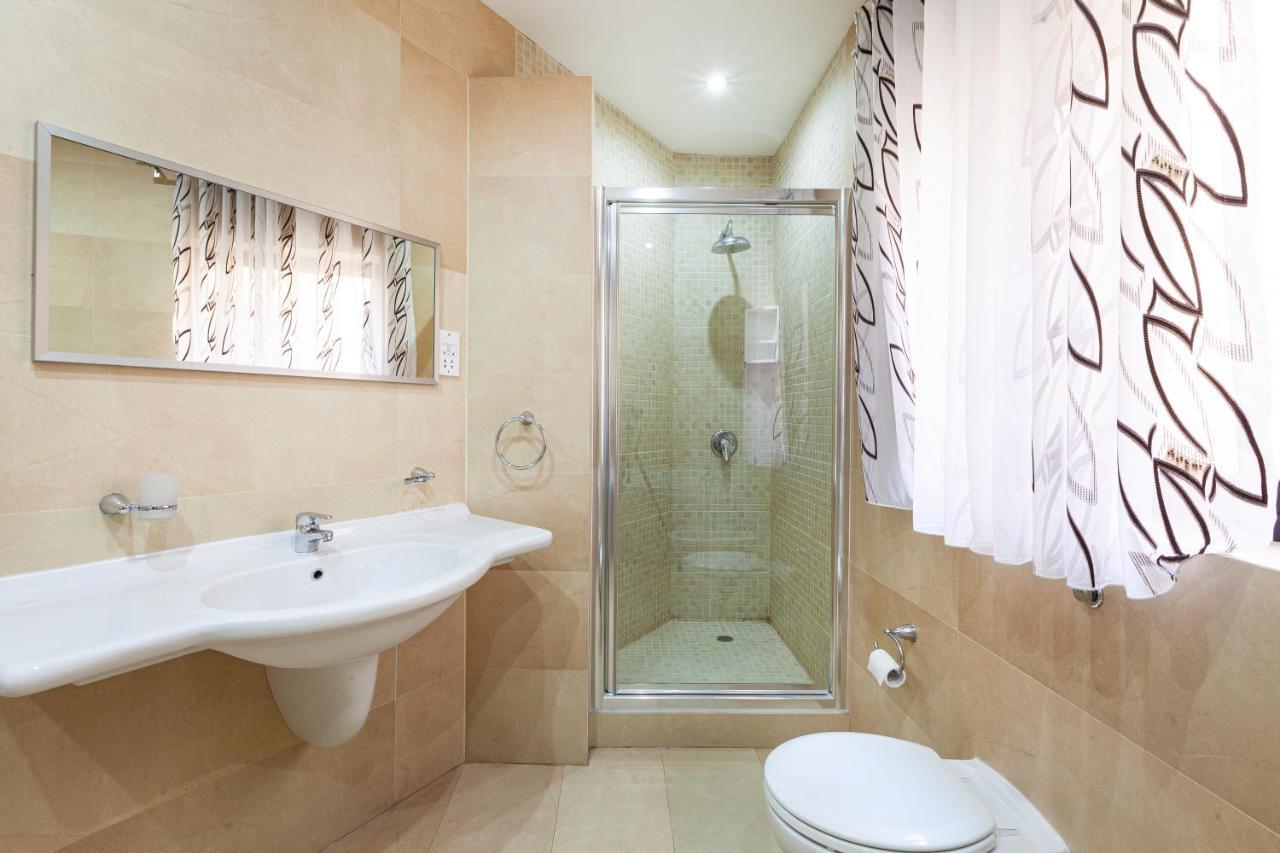 Apartment Ferries Apt, With Beautiful Views Ac & Wifi By 360 Estates Sliema