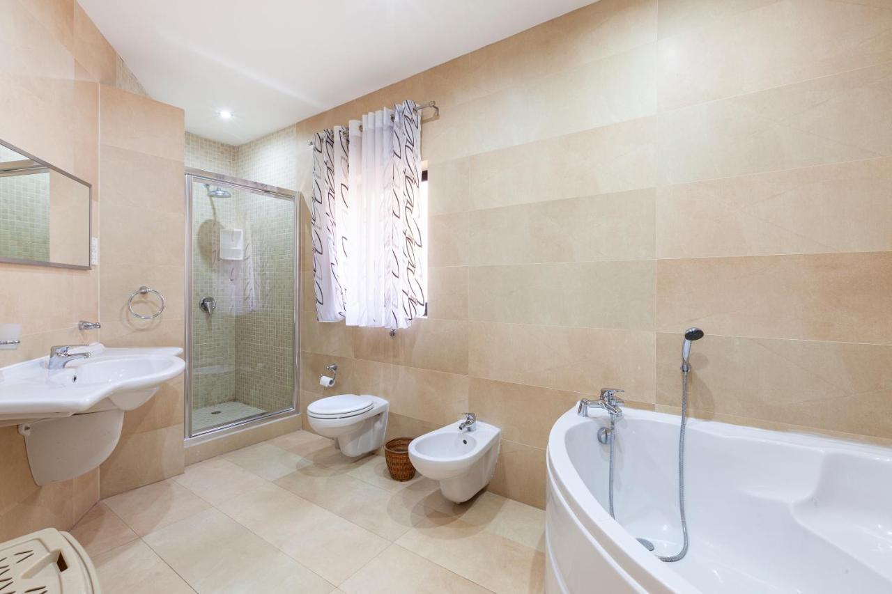 Ferries Apt, With Beautiful Views Ac & Wifi By 360 Estates